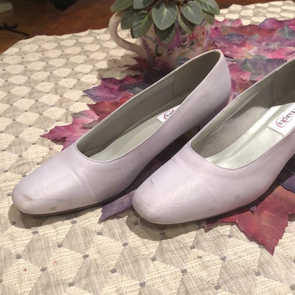 DYEABLE LIGHT GREY PUMPS - Picture 2 of 6